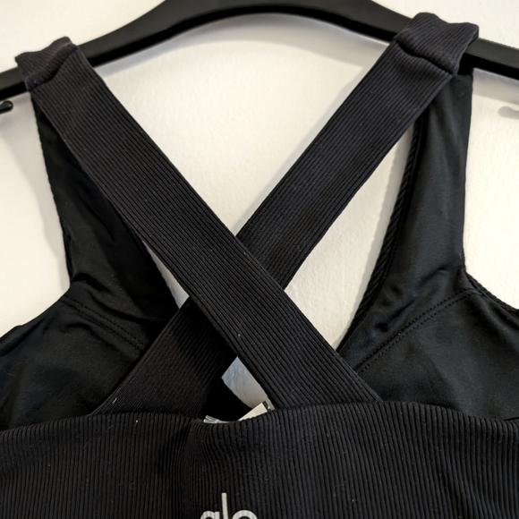 Alo Yoga Elevate Cris Cross Tank - Picture 5 of 6